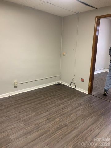 117 W Union Street, Morganton, NC 28655