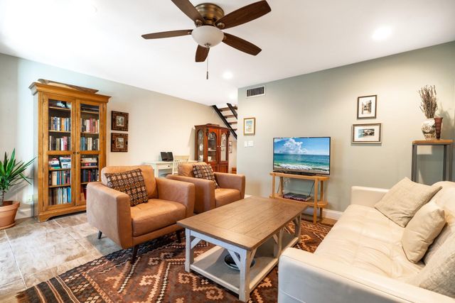 658 Kensington Pl 11B, Wilton Manors, FL 33305