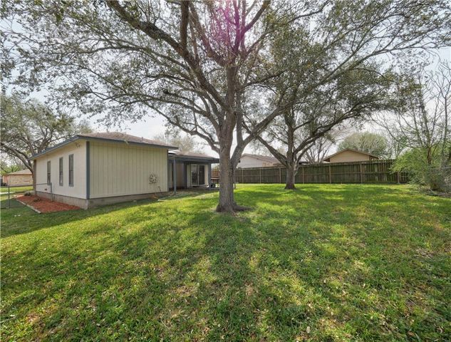 2857 TUMBLEWEED Dr, Corpus Christi, TX 78410