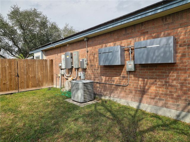 2857 TUMBLEWEED Dr, Corpus Christi, TX 78410