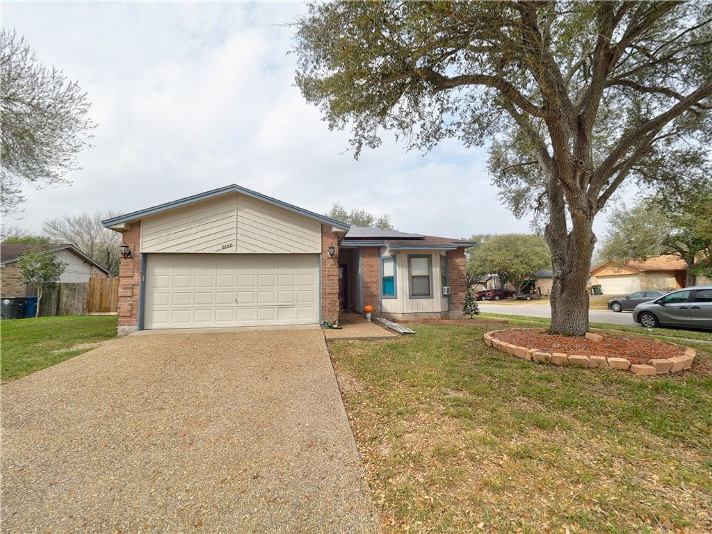 2857 TUMBLEWEED Dr, Corpus Christi, TX 78410