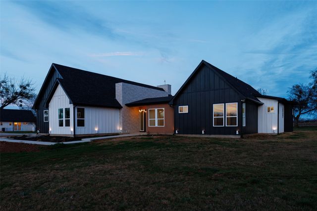 7316 N Sundance Drive, Joshua, TX 76058