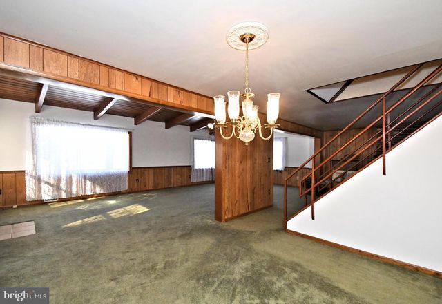 145 COLONIAL, Norristown, PA 19403