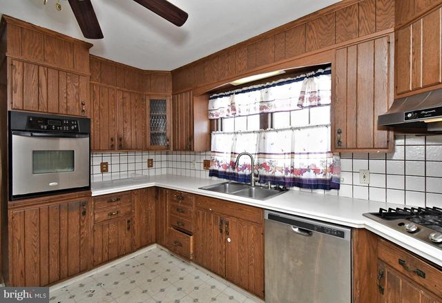 145 COLONIAL, Norristown, PA 19403