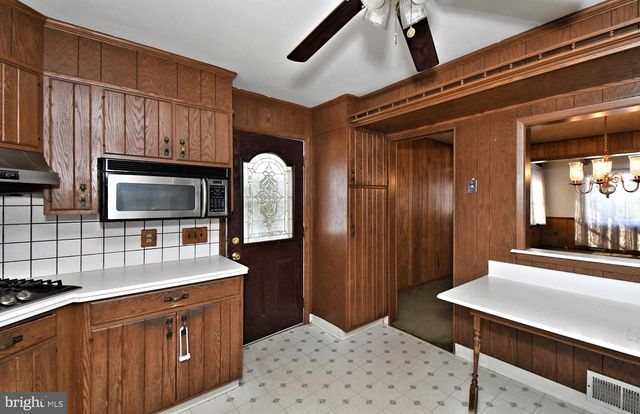 145 COLONIAL, Norristown, PA 19403