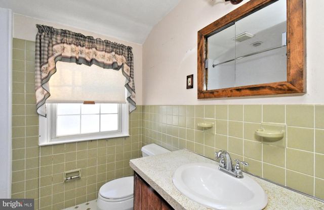 145 COLONIAL, Norristown, PA 19403