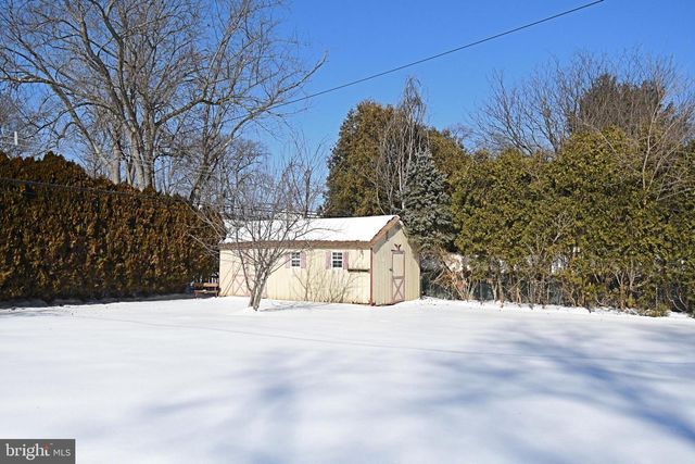 145 COLONIAL, Norristown, PA 19403