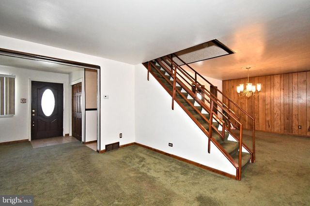 145 COLONIAL, Norristown, PA 19403