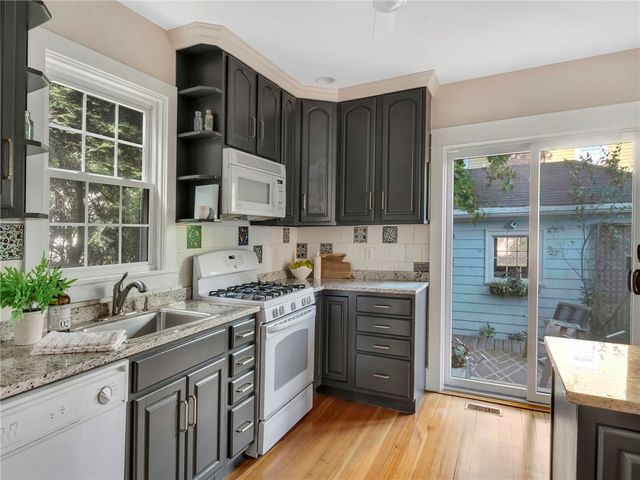 377 Cole Avenue, Providence, RI 02906