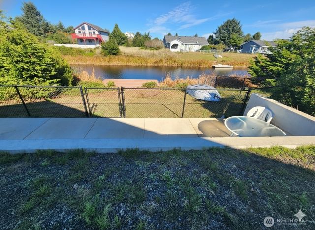 332 Cockle Street SW, Ocean Shores, WA 98569