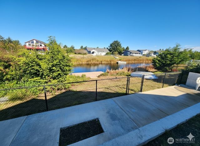 332 Cockle Street SW, Ocean Shores, WA 98569