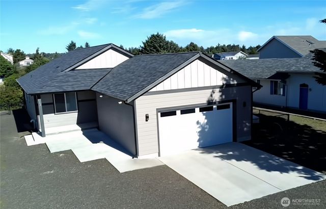 332 Cockle Street SW, Ocean Shores, WA 98569
