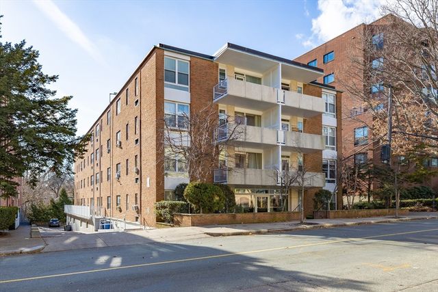 100 Marion St. 22, Brookline, MA 02446