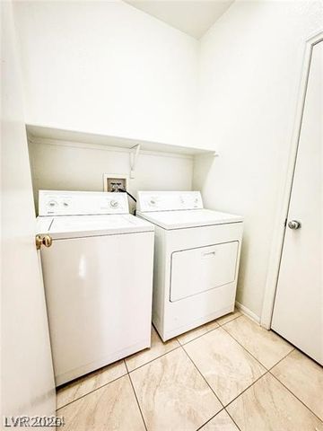 3322 Lark Bunting Street, Las Vegas, NV 89117