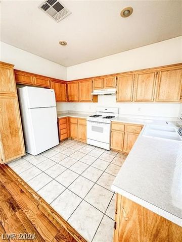 3322 Lark Bunting Street, Las Vegas, NV 89117