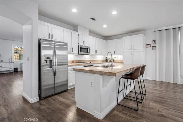 4048 J-9, Lancaster, CA 93536