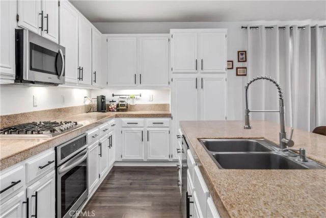 4048 J-9, Lancaster, CA 93536