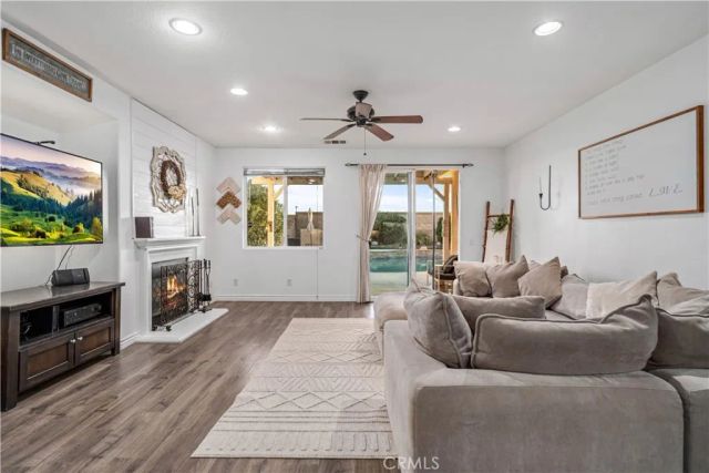 4048 J-9, Lancaster, CA 93536