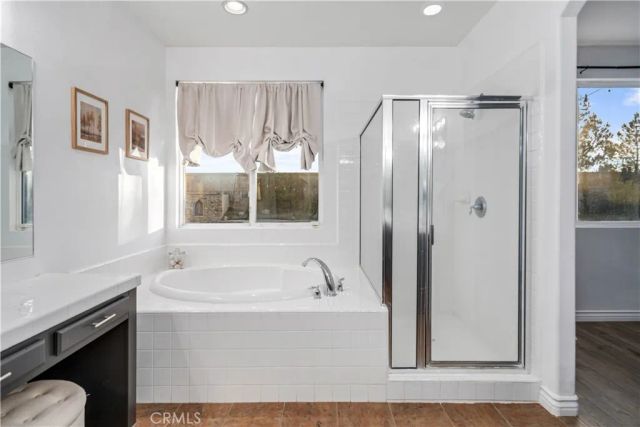 4048 J-9, Lancaster, CA 93536