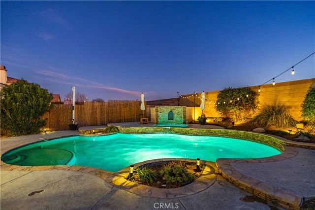 4048 J-9, Lancaster, CA 93536