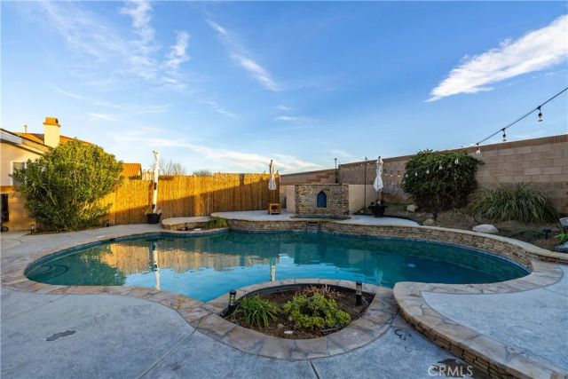 4048 J-9, Lancaster, CA 93536