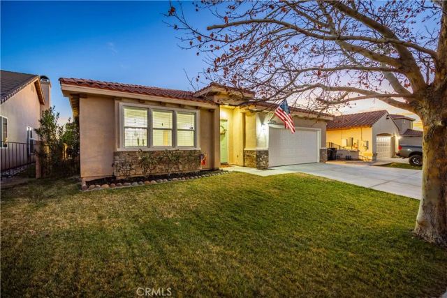 4048 J-9, Lancaster, CA 93536