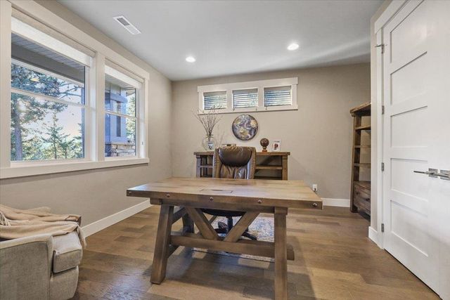 6815 S Wilcox Ln, Spokane, WA 99206