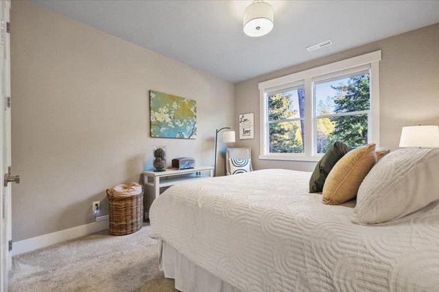 6815 S Wilcox Ln, Spokane, WA 99206