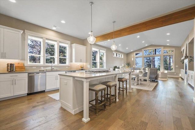 6815 S Wilcox Ln, Spokane, WA 99206