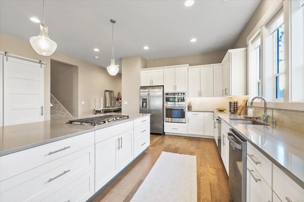 6815 S Wilcox Ln, Spokane, WA 99206 photo 9