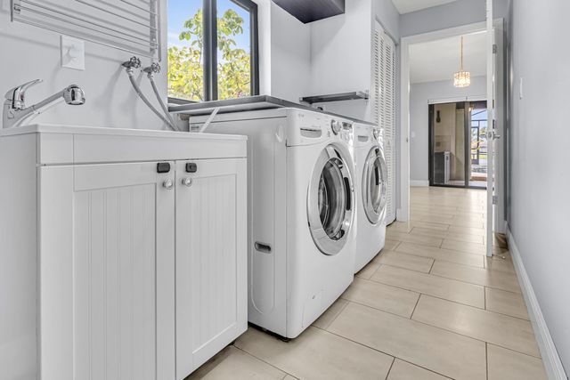1083 NW 97th Avenue, Plantation, FL 33322