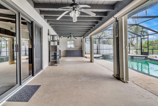 1083 NW 97th Avenue, Plantation, FL 33322