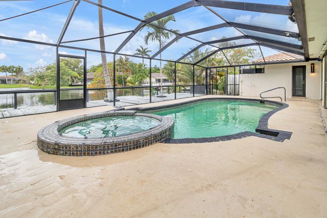 1083 NW 97th Avenue, Plantation, FL 33322