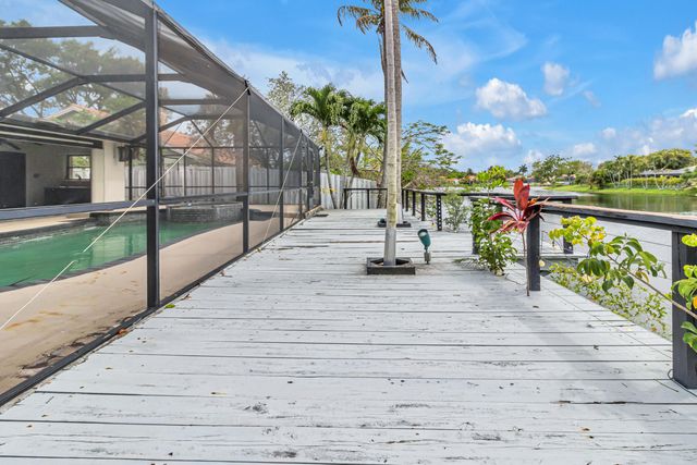 1083 NW 97th Avenue, Plantation, FL 33322