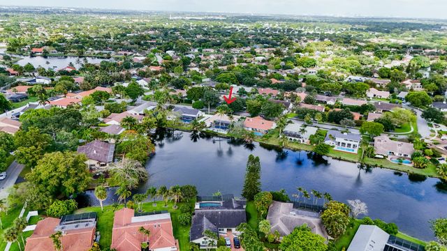 1083 NW 97th Avenue, Plantation, FL 33322