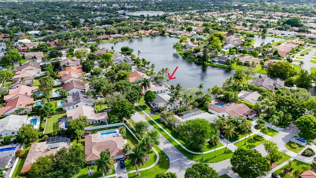 1083 NW 97th Avenue, Plantation, FL 33322