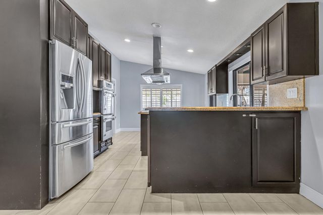 1083 NW 97th Avenue, Plantation, FL 33322