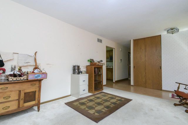 S87W27350 Ridgeway COURT, Mukwonago, WI 53149