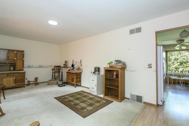 S87W27350 Ridgeway COURT, Mukwonago, WI 53149