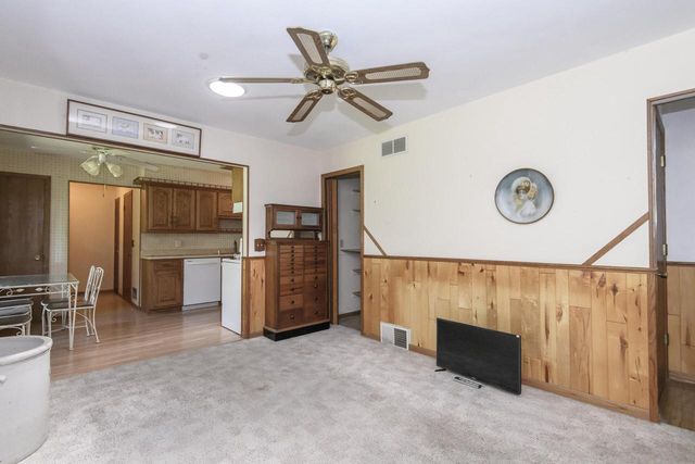 S87W27350 Ridgeway COURT, Mukwonago, WI 53149
