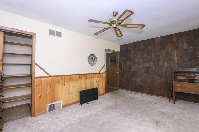 S87W27350 Ridgeway COURT, Mukwonago, WI 53149