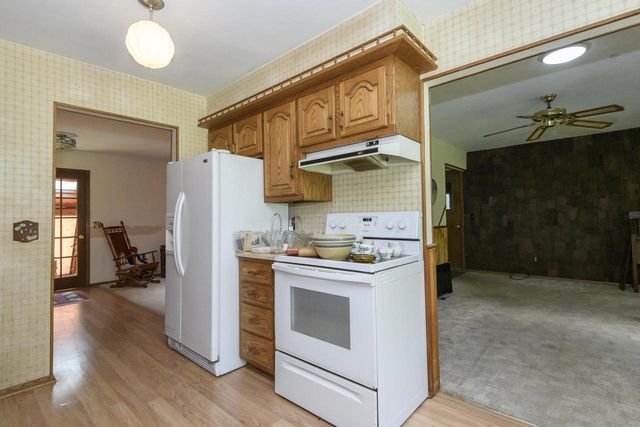 S87W27350 Ridgeway COURT, Mukwonago, WI 53149