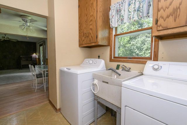 S87W27350 Ridgeway COURT, Mukwonago, WI 53149