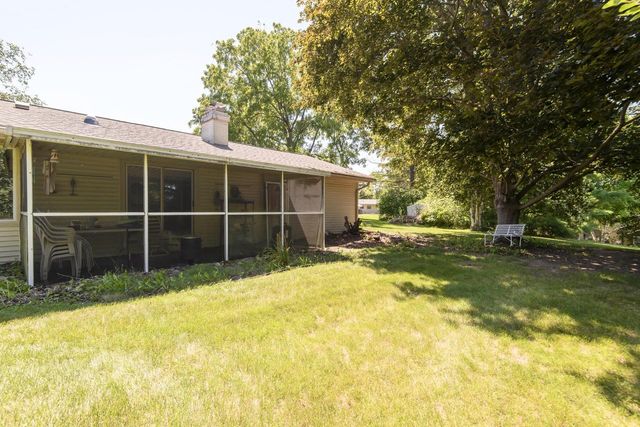 S87W27350 Ridgeway COURT, Mukwonago, WI 53149