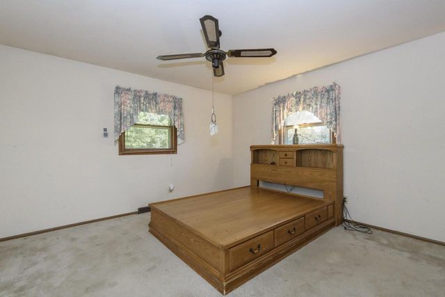 S87W27350 Ridgeway COURT, Mukwonago, WI 53149
