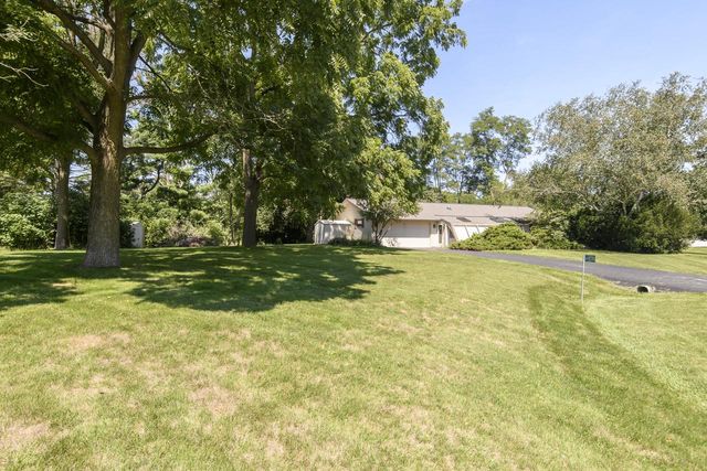 S87W27350 Ridgeway COURT, Mukwonago, WI 53149