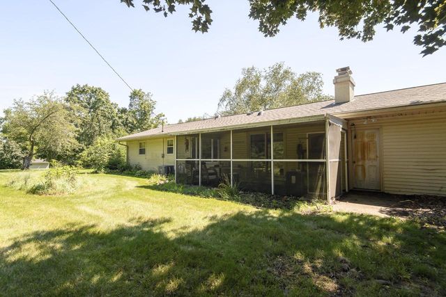S87W27350 Ridgeway COURT, Mukwonago, WI 53149