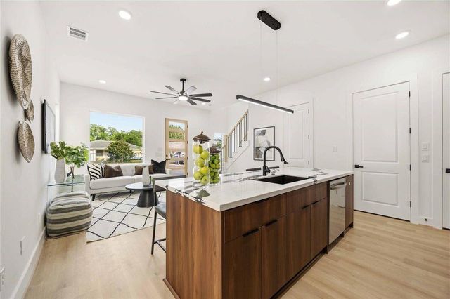 7130 Saint Augustine Street B, Houston, TX 77021