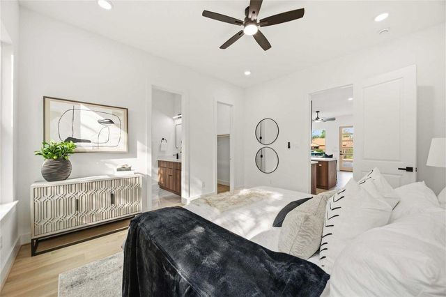 7130 Saint Augustine Street B, Houston, TX 77021