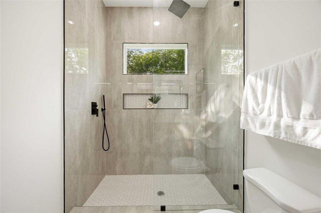 7130 Saint Augustine Street B, Houston, TX 77021